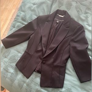 Cropped black blazer